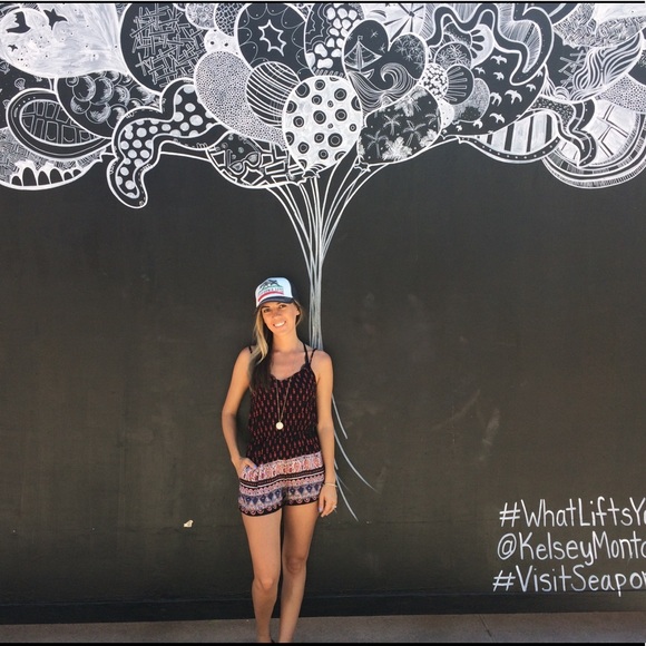 Meet your Posher, Jennifer - Picture 4 of 5